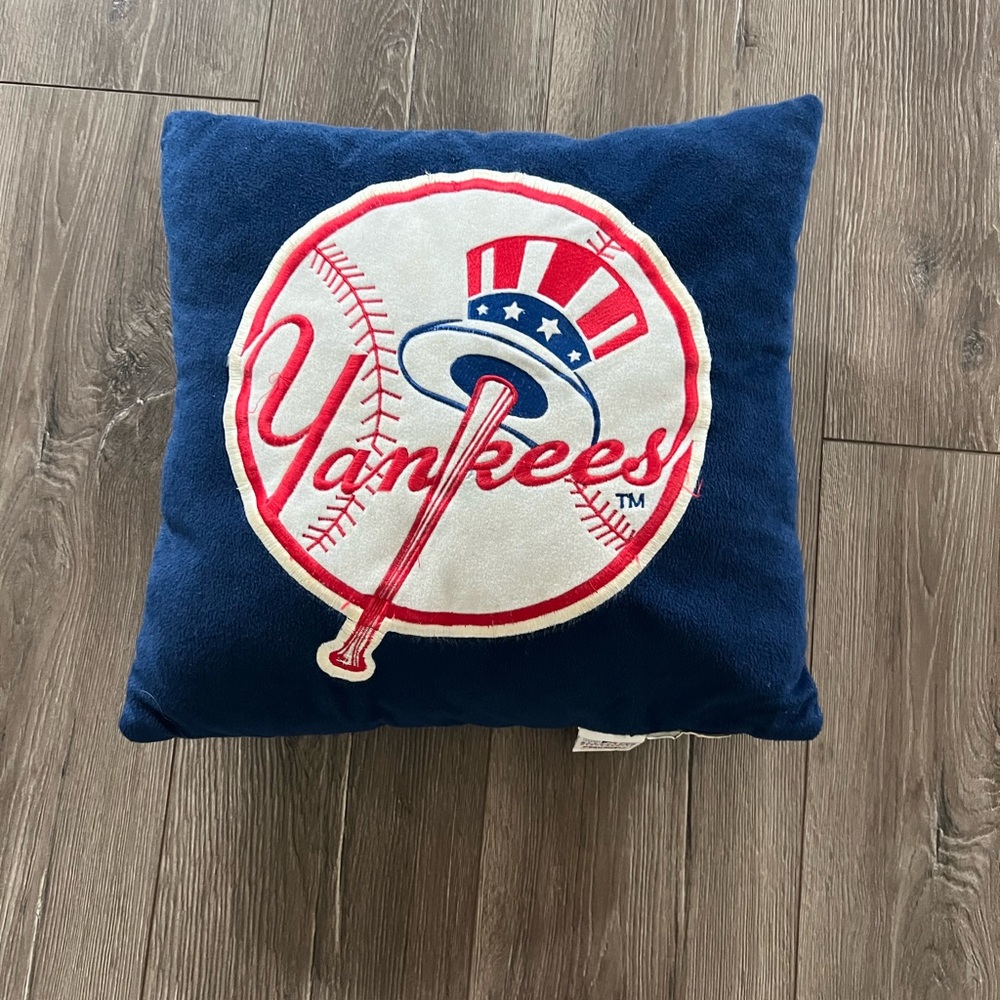 Vintage Yankees, pillow